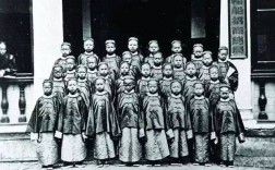 近代中國派遣第一批留學(xué)生是在()