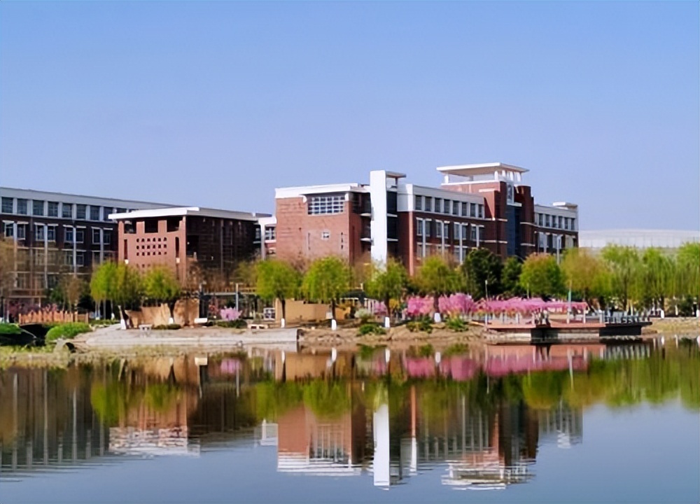 河北石油職業學院(承德石油是本科還是專科)-圖1