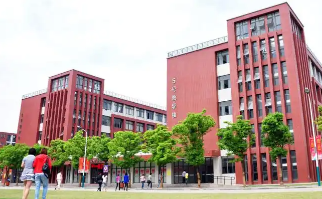 安徽新華學院(中專部)有什么專業？學費多少？2025年最新招生簡章-圖1